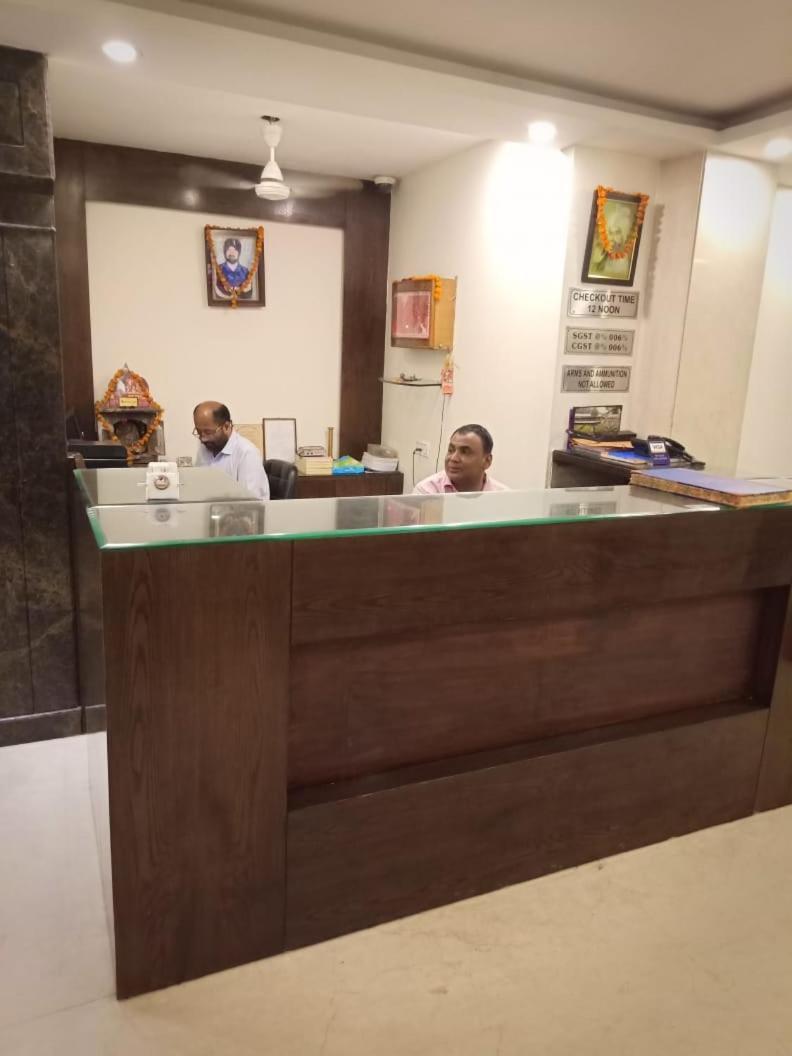 Hotel Avtar @New Delhi Railway Station Esterno foto